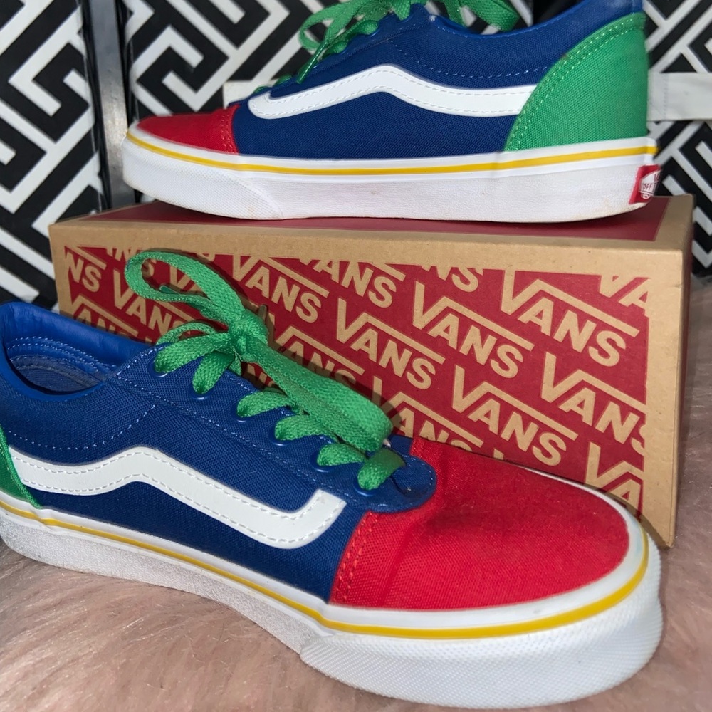 Vans - Picture 3 of 3